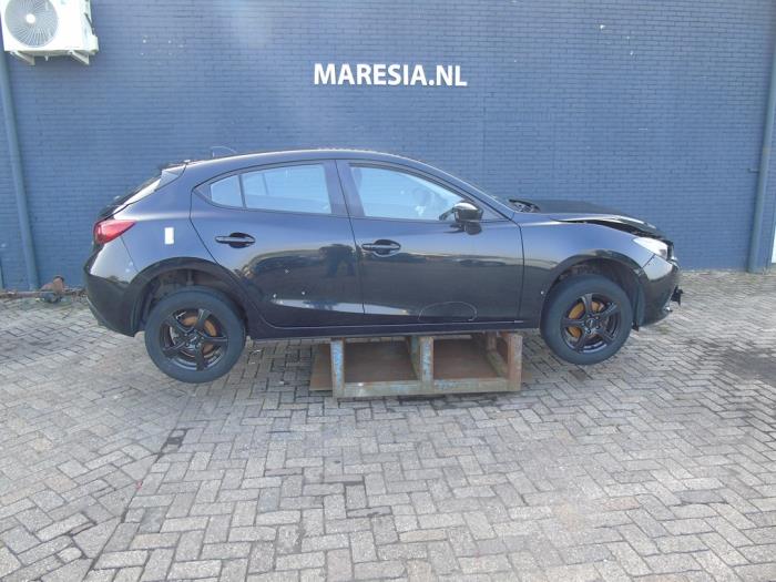 Mazda 3 1.5 Skyactiv-G 100 16V Sloopvoertuig (2014, Zwart)