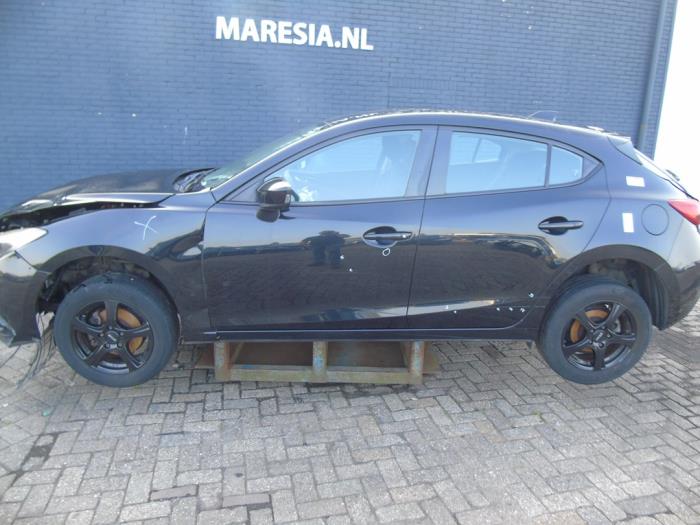 Mazda 3 1.5 Skyactiv-G 100 16V Sloopvoertuig (2014, Zwart)