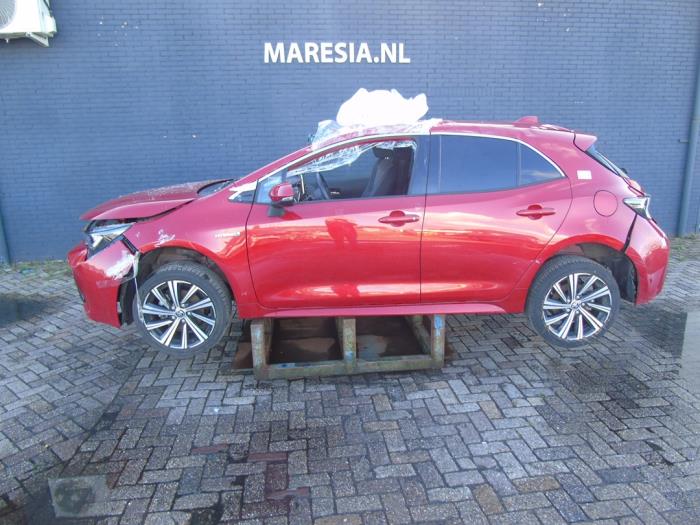Toyota Corolla 1.8 16V Hybrid Sloopvoertuig (2022, Rood)
