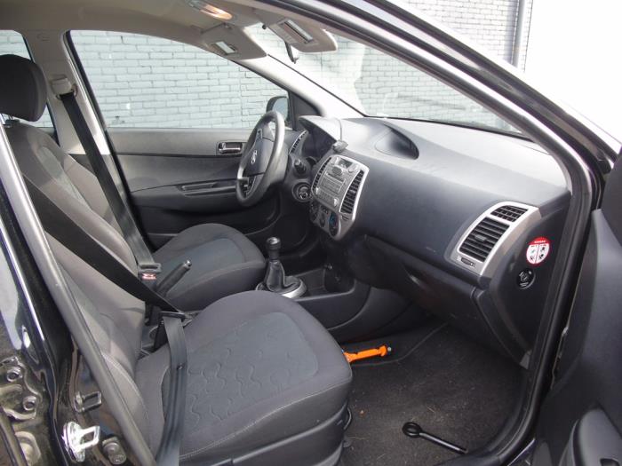 Hyundai i20 1.2i 16V Sloopvoertuig (2010, Zwart)