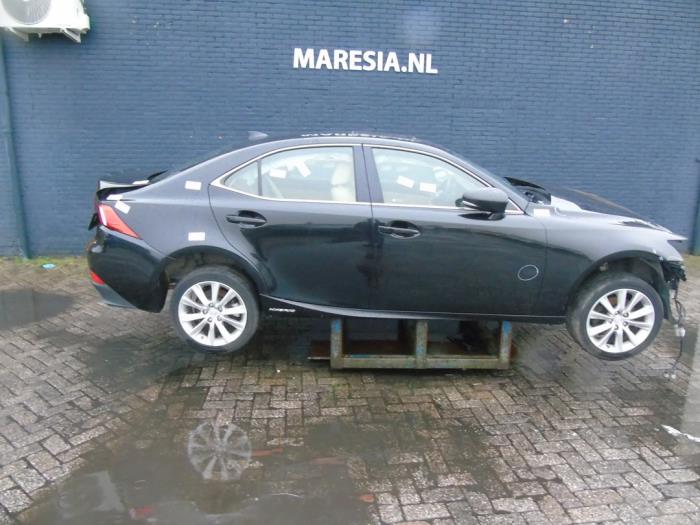 Lexus IS 300h 2.5 16V Sloopvoertuig (2016, Zwart)