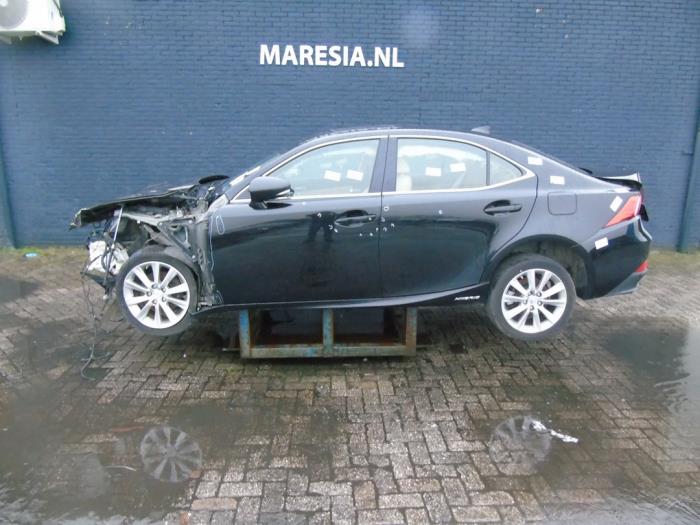 Lexus IS 300h 2.5 16V Sloopvoertuig (2016, Zwart)