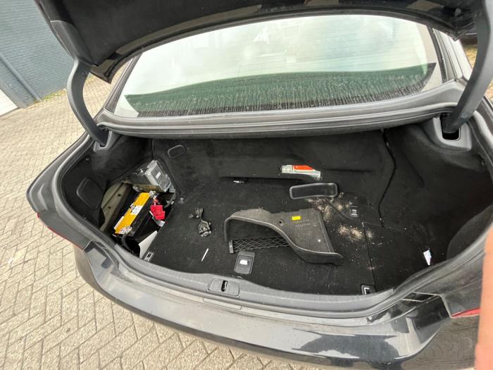 Lexus LS 600h 5.0 32V VVT-i Sloopvoertuig (2007, Zwart)