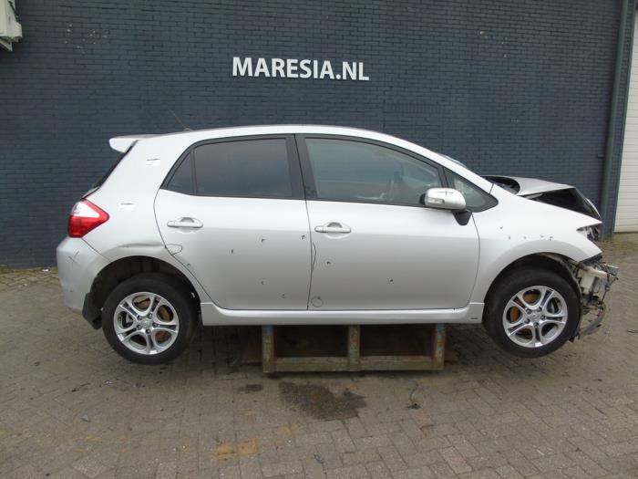 Toyota Auris 1.4 D-4D-F 16V Sloopvoertuig (2010, Metallic, Zilver)
