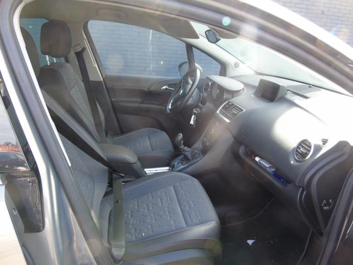 Opel Meriva 1.4 Turbo 16V ecoFLEX Sloopvoertuig (2015, Moondust)