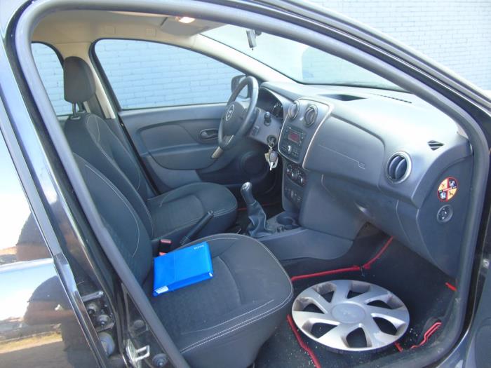 Dacia Sandero II 0.9 TCE 12V Sloopvoertuig (2013, Donker, Zwart)