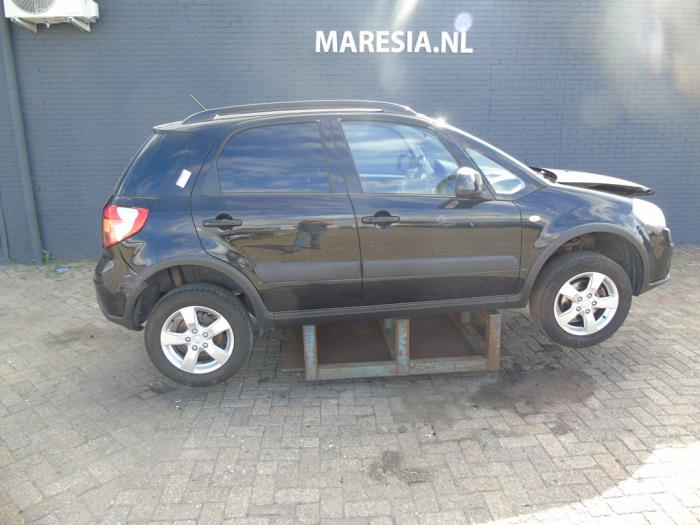 Suzuki SX4 1.6 16V 4x2 Sloopvoertuig (2010, Donker, Zwart)
