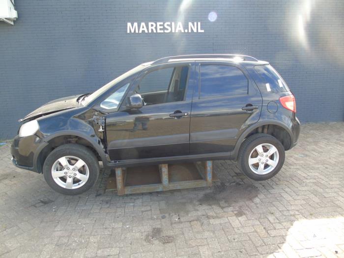 Suzuki SX4 1.6 16V 4x2 Sloopvoertuig (2010, Donker, Zwart)