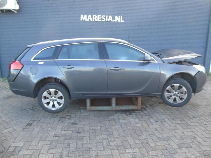 Opel Insignia Sports Tourer 2.0 CDTI 16V 130 ecoFLEX Sloopvoertuig (2012, Grijs)