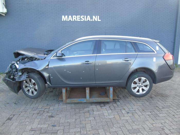 Opel Insignia Sports Tourer 2.0 CDTI 16V 130 ecoFLEX Sloopvoertuig (2012, Grijs)