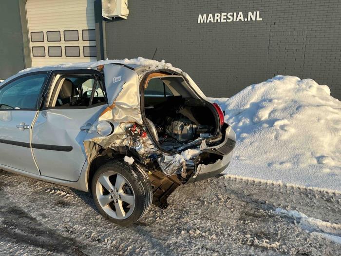 Toyota Auris 1.8 16V HSD Full Hybrid Sloopvoertuig (2011, Grijs)