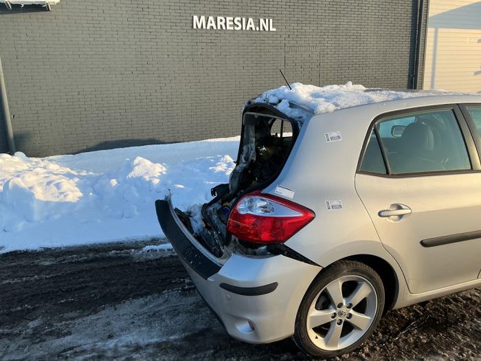 Toyota Auris 1.8 16V HSD Full Hybrid Sloopvoertuig (2011, Grijs)