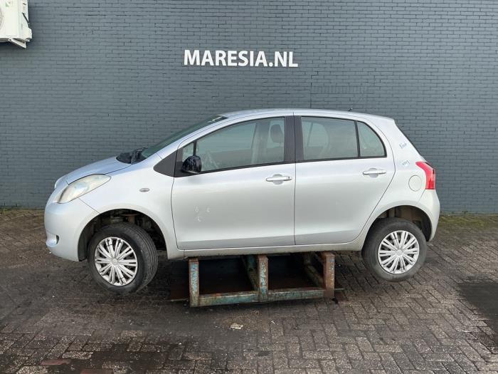 Toyota Yaris II 1.3 16V VVT-i Sloopvoertuig (2008, Grijs)