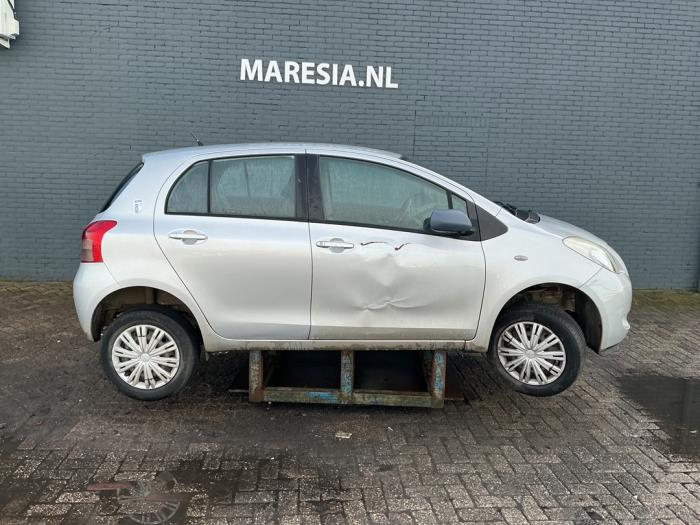 Toyota Yaris II 1.3 16V VVT-i Sloopvoertuig (2008, Grijs)