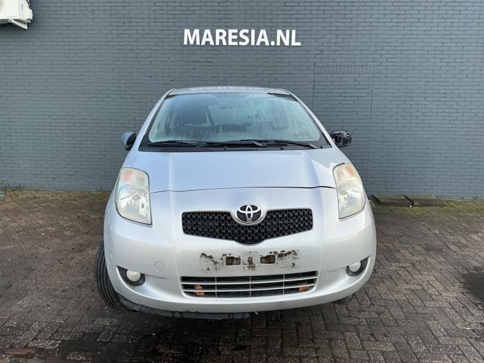 Toyota Yaris II 1.3 16V VVT-i Sloopvoertuig (2008, Grijs)