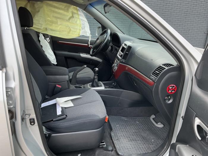 Hyundai Santa Fe II 2.7 V6 24V 4x2 Sloopvoertuig (2007, Grijs)
