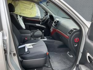 Hyundai Santa Fe II 2.7 V6 24V 4x2 Sloopvoertuig (2007, Grijs)