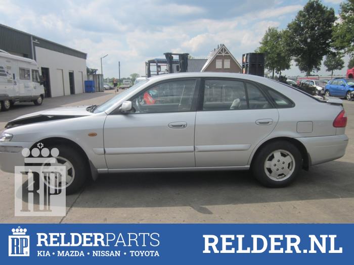 Mazda 626 2.0i 16V Sloopvoertuig (2001, Grijs)
