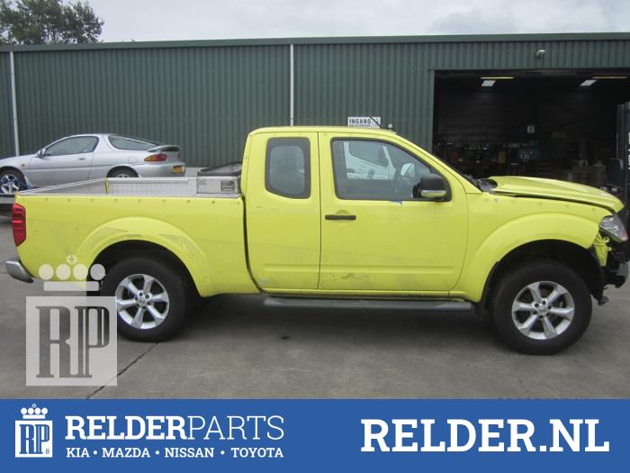 Nissan Navara 2.5 dCi 16V 4x4 Sloopvoertuig (2012, Geel)