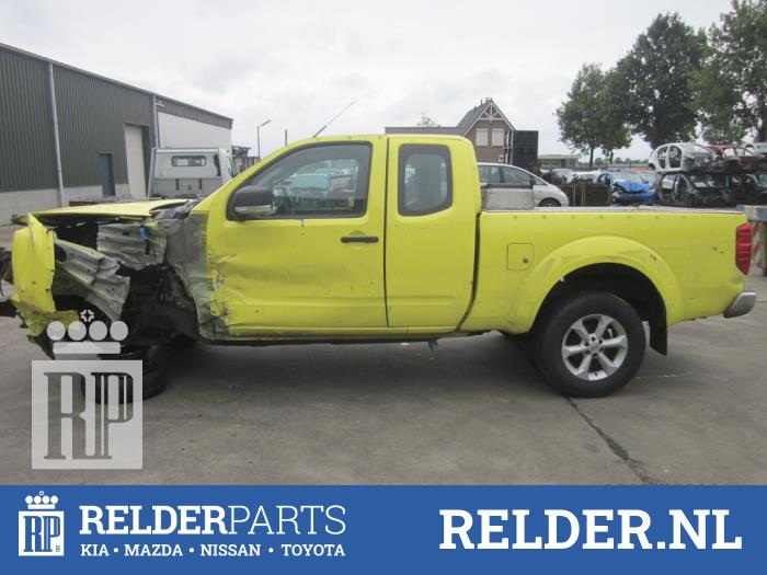 Nissan Navara 2.5 dCi 16V 4x4 Sloopvoertuig (2012, Geel)