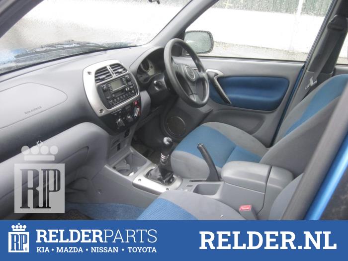 Toyota RAV4 2.0 D-4D 16V 4x4 Sloopvoertuig (2004, Blauw)