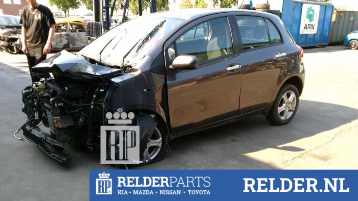 Toyota Yaris II 1.4 D-4D Sloopvoertuig (2010, Grijs)