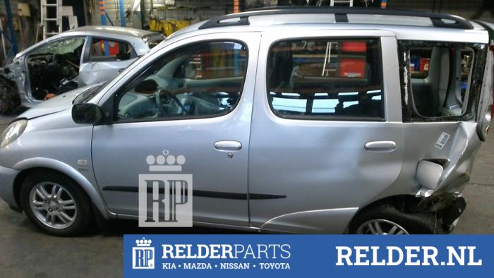 Toyota Yaris Verso 1.5 16V Sloopvoertuig (2001, Grijs)