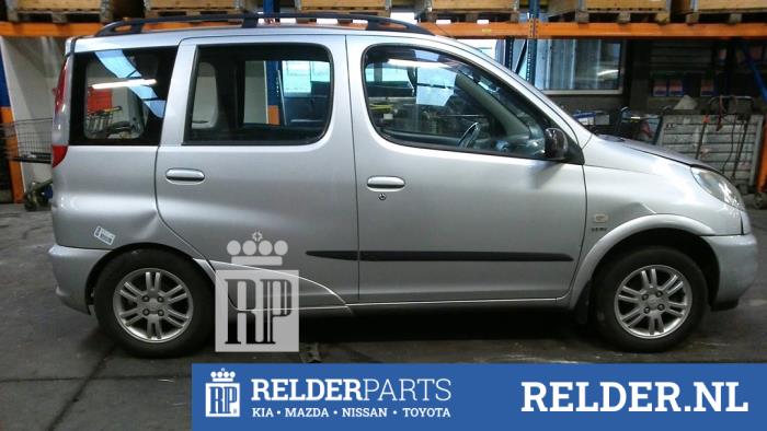 Toyota Yaris Verso 1.5 16V Sloopvoertuig (2001, Grijs)