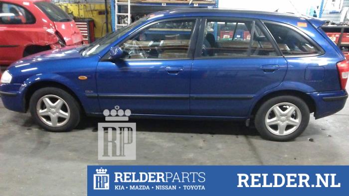 Mazda 323 Fastbreak 1.5 LX,GLX 16V Sloopvoertuig (2000, Blauw)