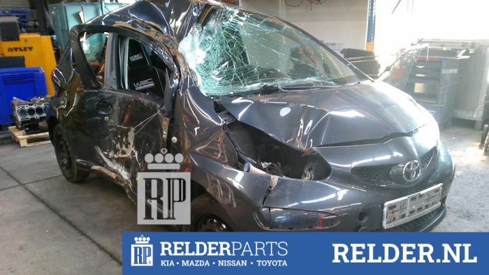 Toyota Aygo 1.0 12V VVT-i Sloopvoertuig (2007, Grijs)