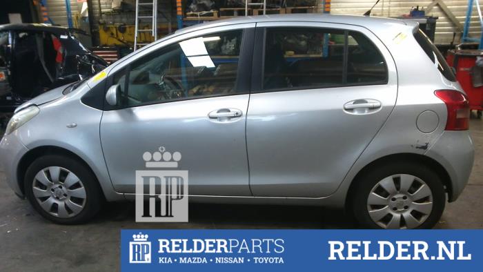Toyota Yaris II 1.4 D-4D Sloopvoertuig (2008, Zilver)