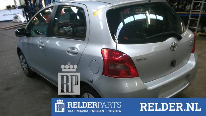 Toyota Yaris II 1.4 D-4D Sloopvoertuig (2008, Zilver)