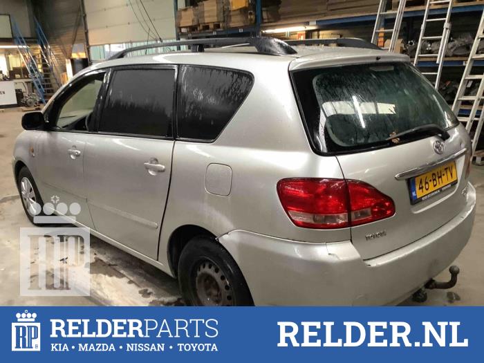 Toyota Avensis Verso 2.0 D-4D 16V Sloopvoertuig (2003, Metallic, Grijs)