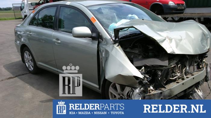 Toyota Avensis 2.0 16V D-4D Sloopvoertuig (2004, Groen)