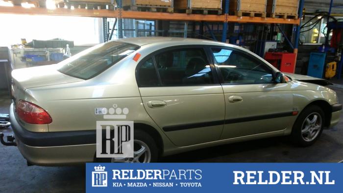 Toyota Avensis 2.0 16V VVT-i D-4 Sloopvoertuig (2000, Beige)