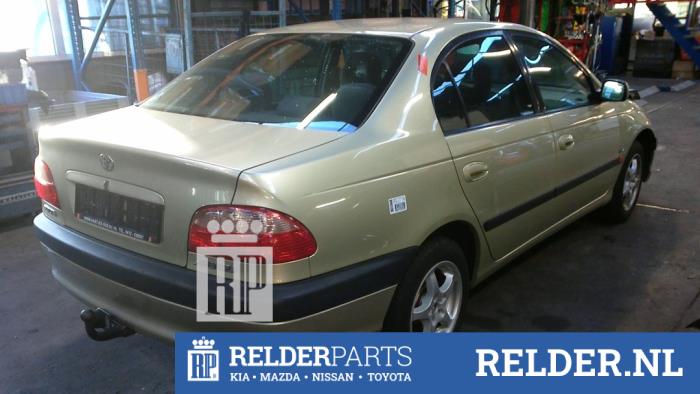 Toyota Avensis 2.0 16V VVT-i D-4 Sloopvoertuig (2000, Beige)