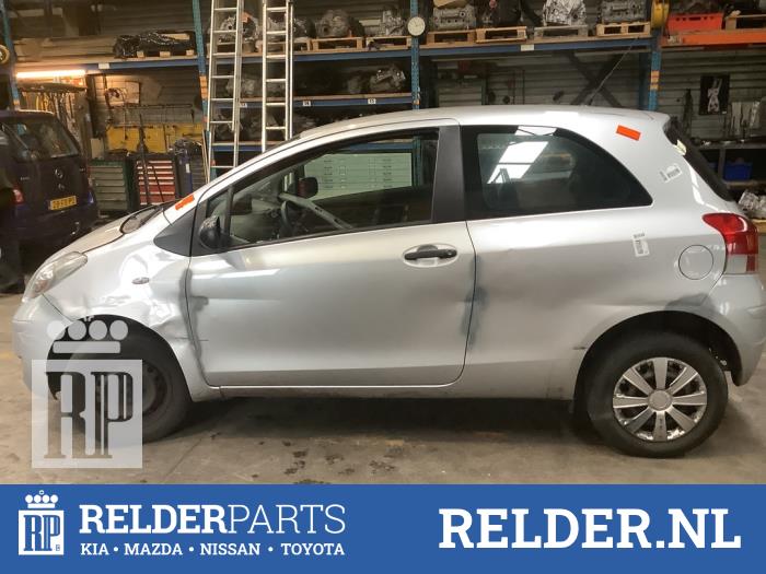 Toyota Yaris II 1.0 12V VVT-i Sloopvoertuig (2009, Grijs)