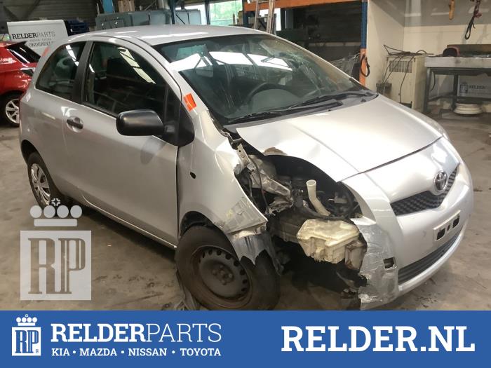 Toyota Yaris II 1.0 12V VVT-i Sloopvoertuig (2009, Grijs)