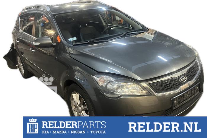 Kia Cee'd Sporty Wagon 1.6 CRDi 115 16V Sloopvoertuig (2011, Grijs)