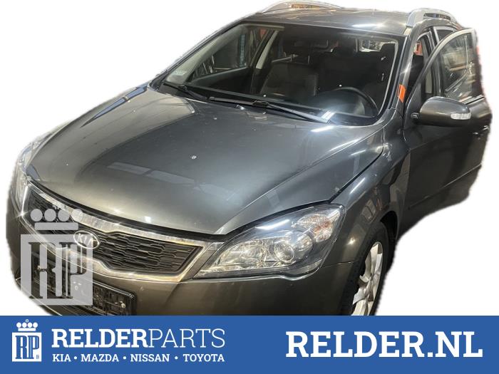 Kia Cee'd Sporty Wagon 1.6 CRDi 115 16V Sloopvoertuig (2011, Grijs)