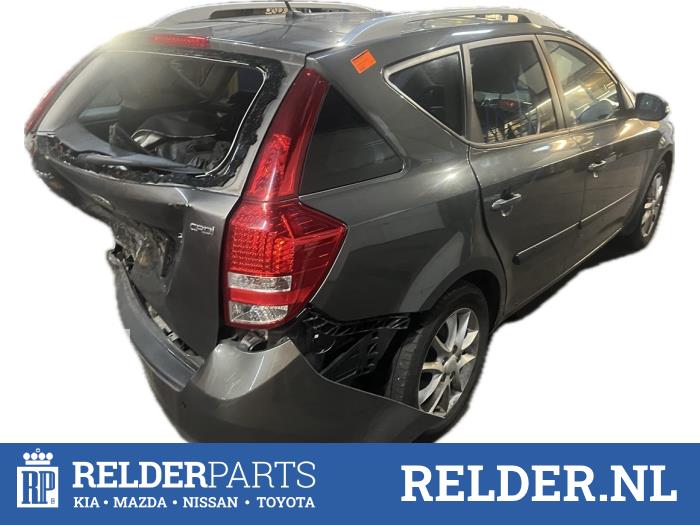 Kia Cee'd Sporty Wagon 1.6 CRDi 115 16V Sloopvoertuig (2011, Grijs)