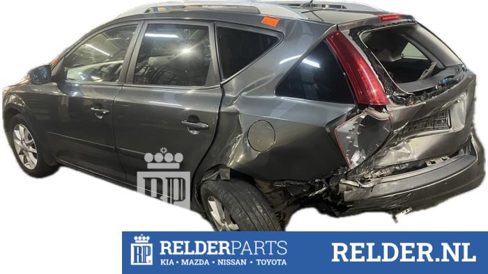 Kia Cee'd Sporty Wagon 1.6 CRDi 115 16V Sloopvoertuig (2011, Grijs)