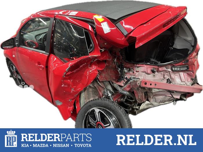 Toyota Aygo 1.0 12V VVT-i Sloopvoertuig (2017, Rood)