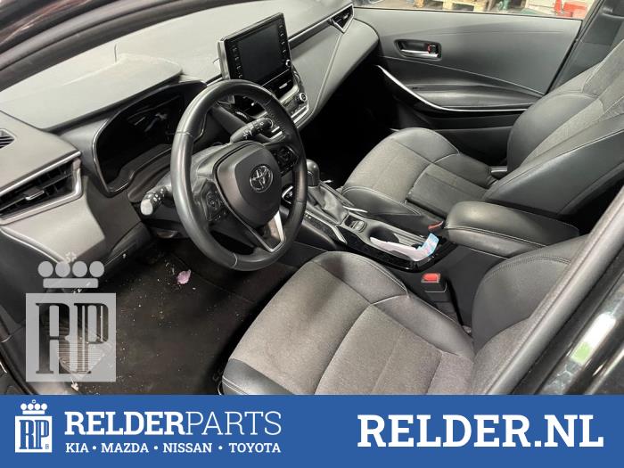 Toyota Corolla Touring Sport 1.8 16V Hybrid Sloopvoertuig (2021, Zwart)