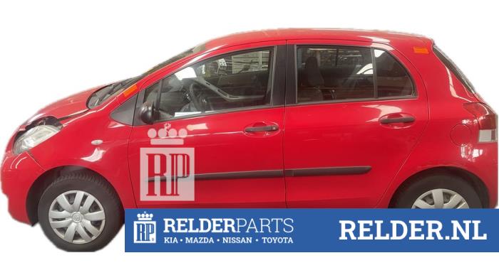 Toyota Yaris II 1.0 12V VVT-i Sloopvoertuig (2009, Rood)