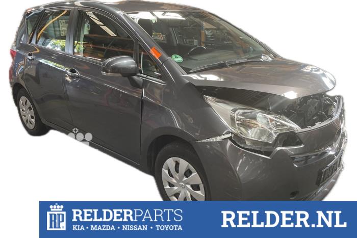 Toyota Verso S 1.33 16V Dual VVT-I Sloopvoertuig (2011, Grijs)