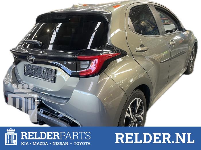 Toyota Yaris IV 1.5 12V Hybrid 115 Sloopvoertuig (2024, Groen)