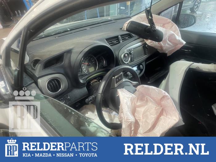 Toyota Yaris II 1.33 16V Dual VVT-I Sloopvoertuig (2014, Wit)