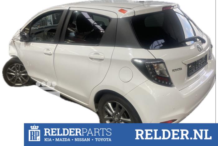Toyota Yaris II 1.33 16V Dual VVT-I Sloopvoertuig (2014, Wit)