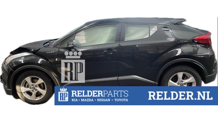 Toyota C-HR 1.8 16V Hybrid Sloopvoertuig (2019, Zwart)
